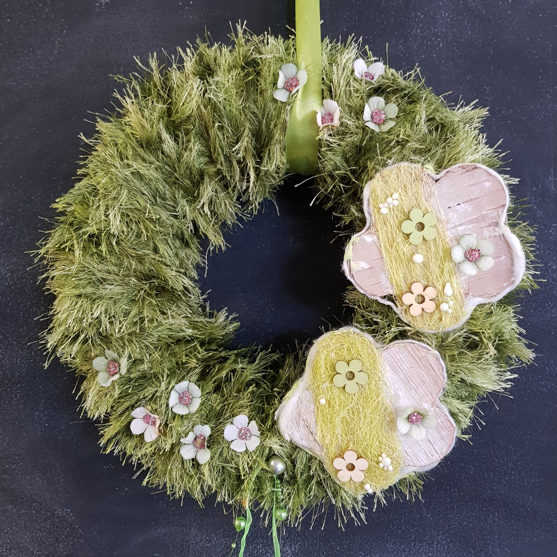 Jarní věnec kytičky